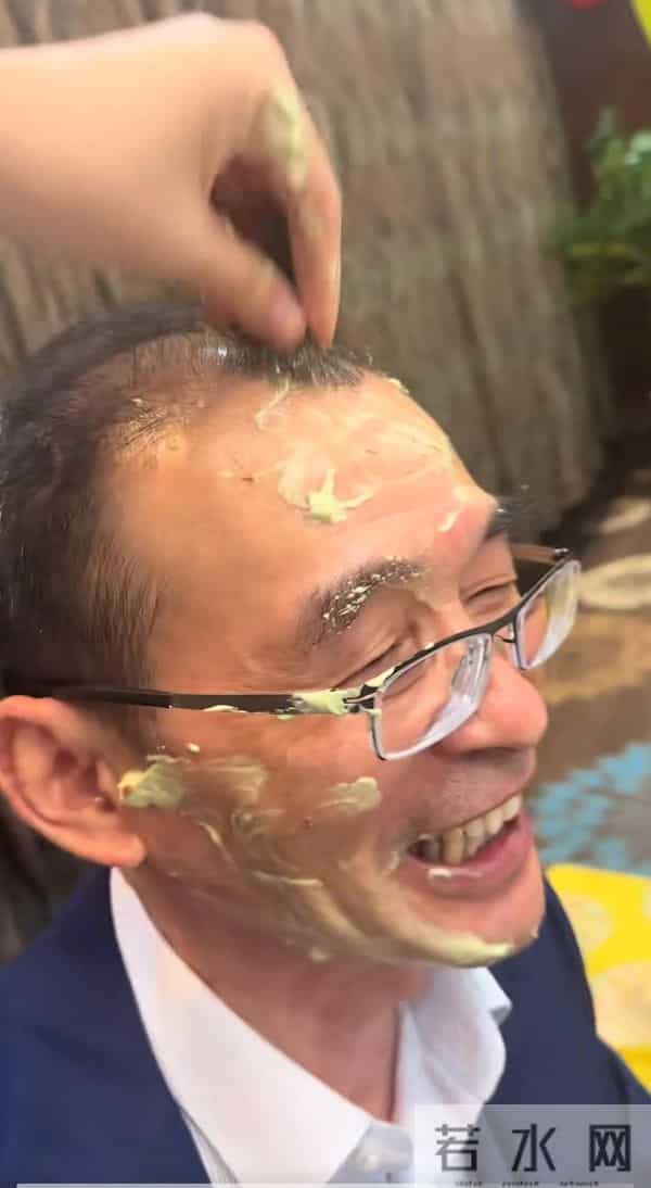 谢岳悄悄的更换了主页，他说的一句话让人无限遐想是否还有可能性