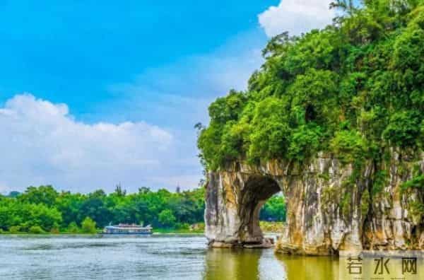 有钱人，不是因为多勤劳，朋友遍天下，是看透了时势、人性和取舍