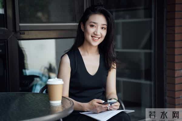 揭秘：女人想让你“泡她”，会发出这6个信号，别再后知后觉