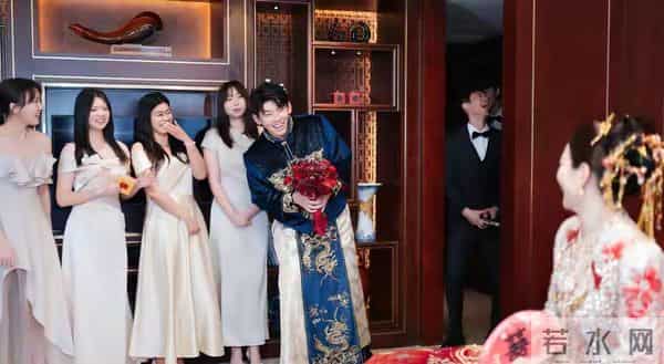 黄雅琼刘雨辰大婚，中式秀禾配西式婚纱，美出天际