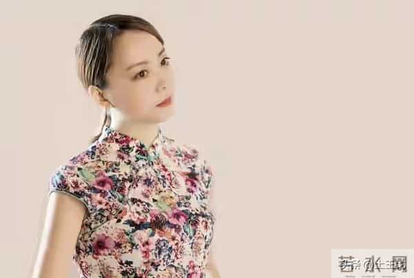 女人敢把这2个隐私告诉你，说明月她爱上你了。