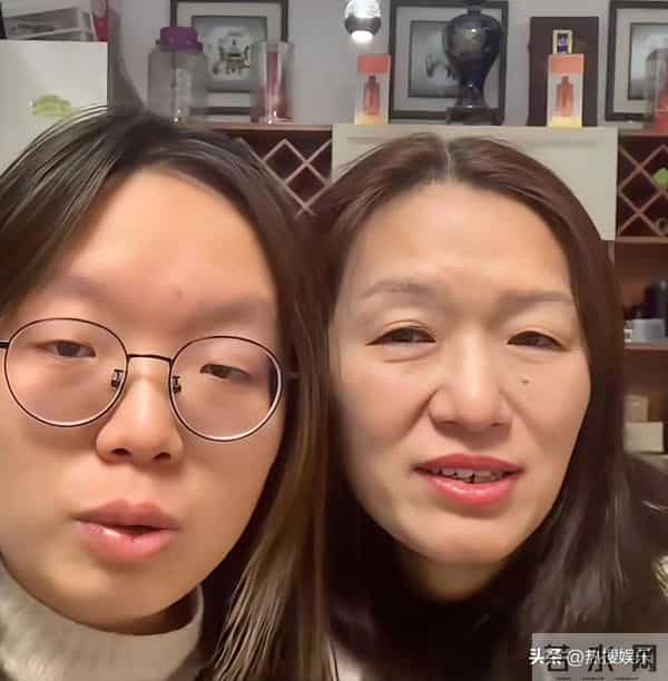 大妹的文案让人泪目！父母同在爱不缺席，分开也不一定就是老谢错