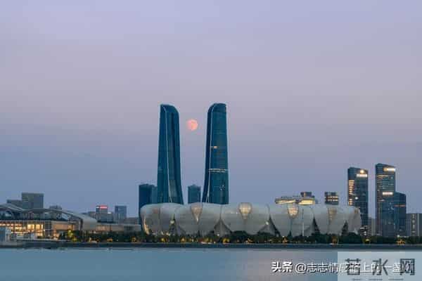 曾经以为中年是妥协，其实它教会我们释怀，看淡得失才能守住幸福