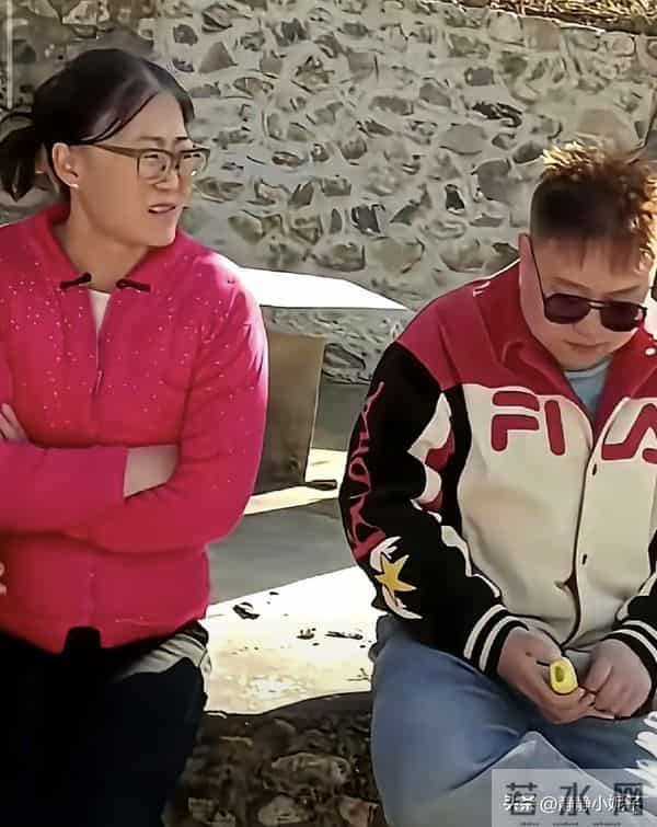 洞姐：美国回来住弟家，忙着挣钱 对婆婆冷淡？网友：高学历就如此