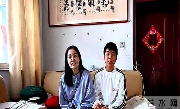 男子到山东寻亲问路问到亲叔，当叔听到爷爷名字，眼里突然有了光