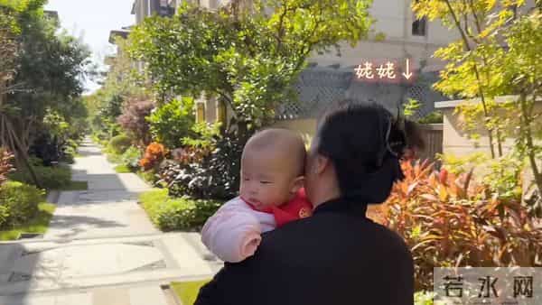 水亦诗到泉州更辛苦，忙到没空化妆脱发严重，12个菜招待邹阳朋友