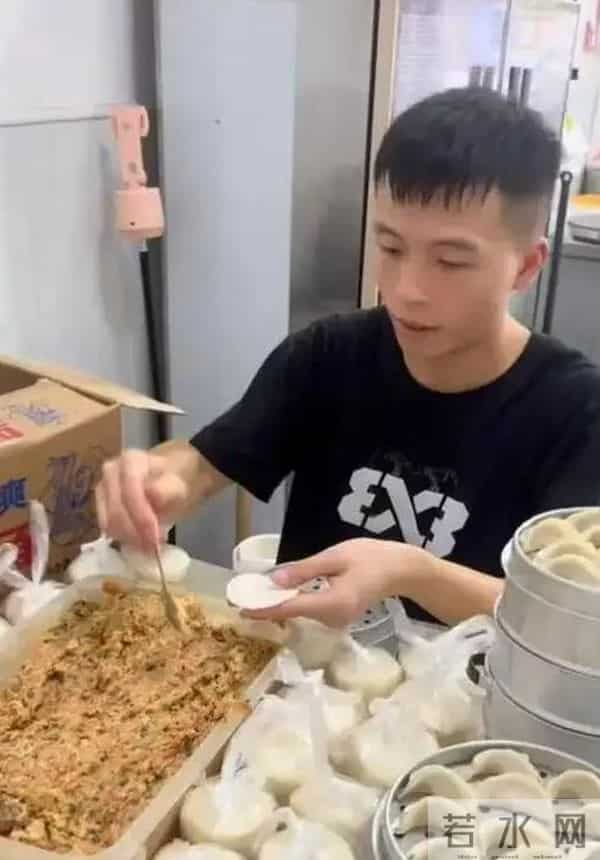 25岁湖南帅哥曾中阳去世，结婚前一天与女友一同去世，开3家店铺