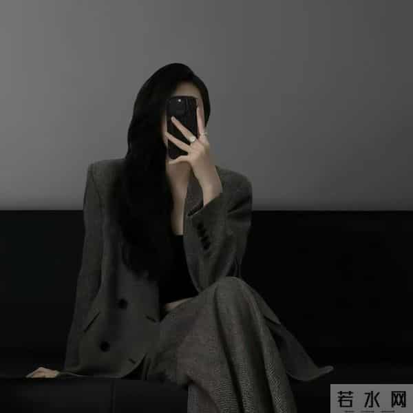 12月1日那天，朋友圈一定要这样发，落落大方，也很温柔~