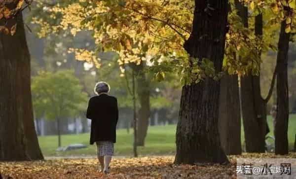 惊人的因果定律：不孝顺父母的人，没有好命，没有福报。