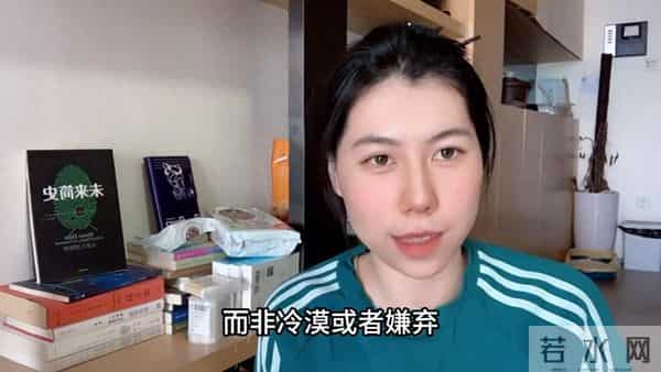心理学：女人喜欢你，会释放四种“身体信号”