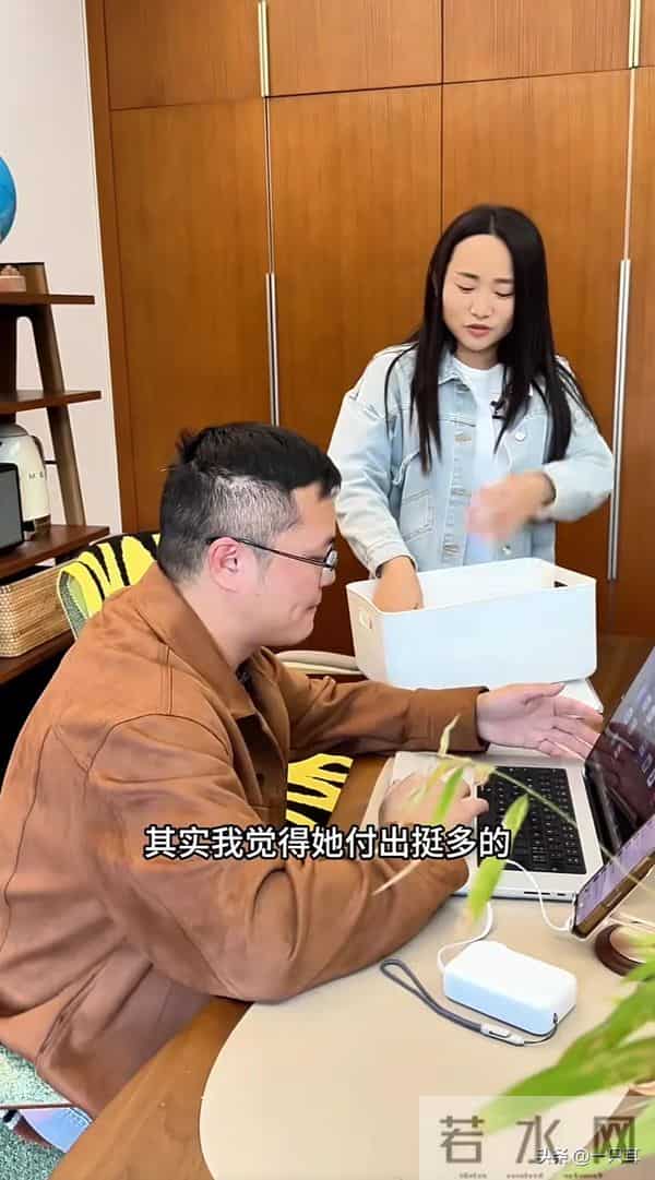 红姐扬言要辞职，小凤怒砸10万，是挽留还是遣散