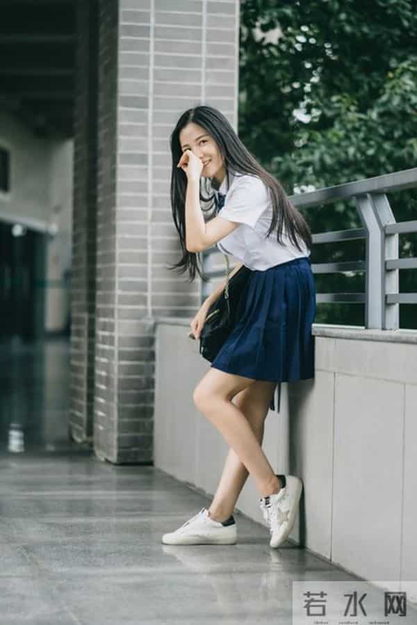 狮子座12月上旬运势：高光开局如星耀场，稳扎稳打更出彩