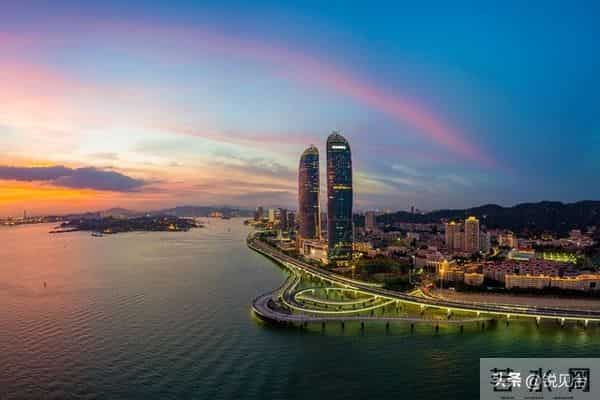 当全世界都不懂你，连朋友也渐行渐远，你会选择坚强还是放弃？