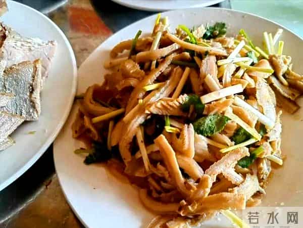 河南丈母娘的菜，款待女婿火了，不剩菜不浪费，网友：真疼女婿！