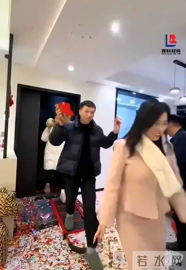 25岁湖南帅哥曾中阳去世，结婚前一天与女友一同去世，开3家店铺