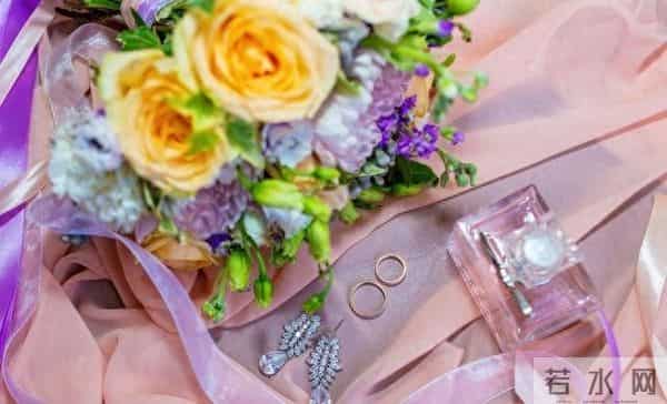 男人占了4点，说明他是爱你的，不用试探