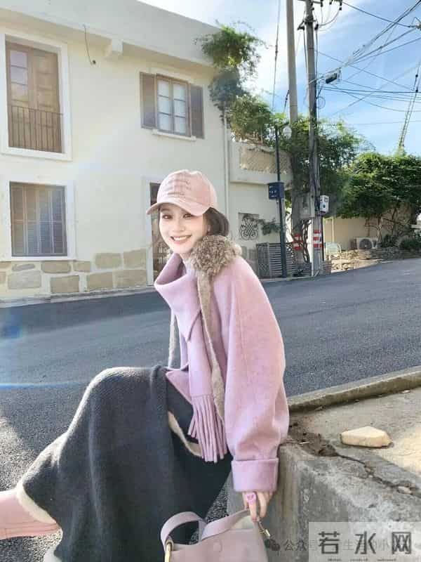 冬季穿搭“紫”定温柔｜浅灰紫大衣+松弛感半裙