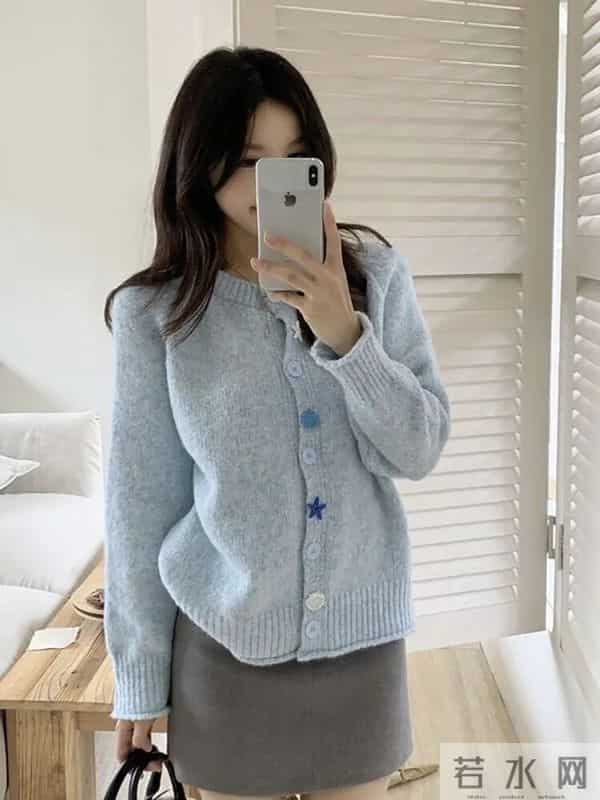 一件浅蓝开衫，让整个人都变得轻松又减龄