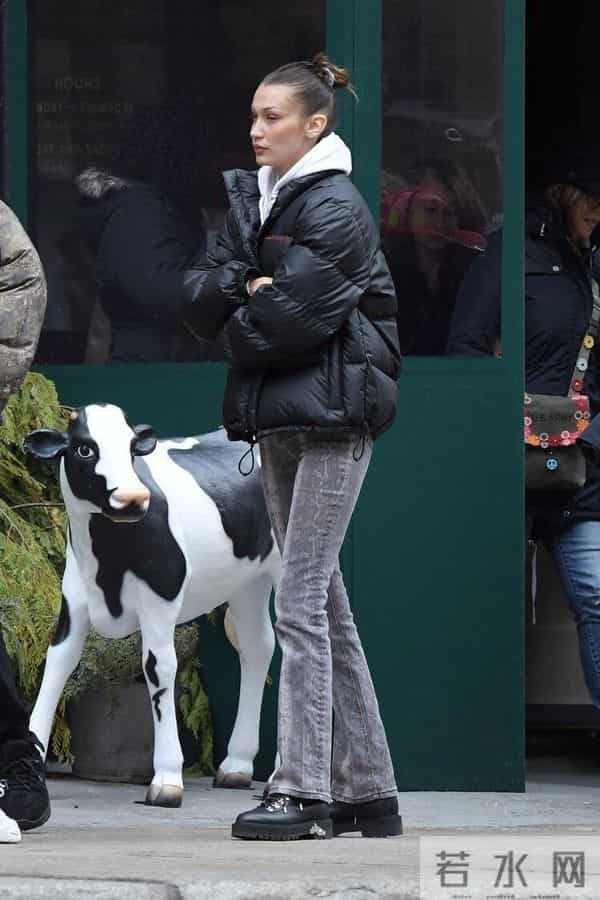 羽绒服内搭优选这几类最合适！简单方便又耐看，室内室外都洋气