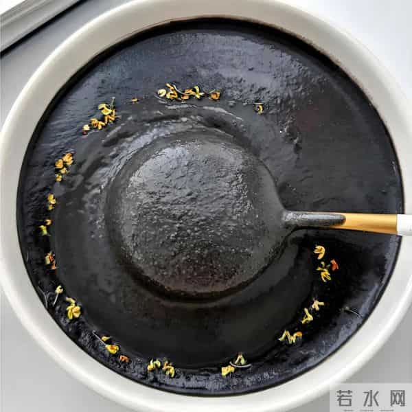 染发致癌还伤发！中年白发就吃它，每天10分钟，发根慢慢变黑