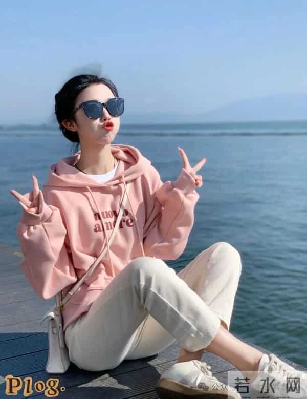 火爆的粉色卫衣终于穿上啦！甜酷松弛感直接拉满～