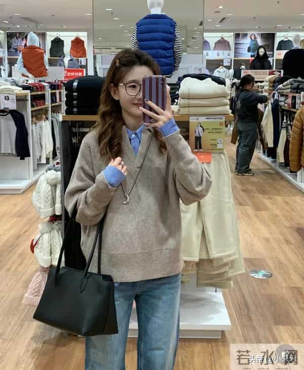 优衣库男装区的羽绒服，把“显白+保暖”焊在身上了！