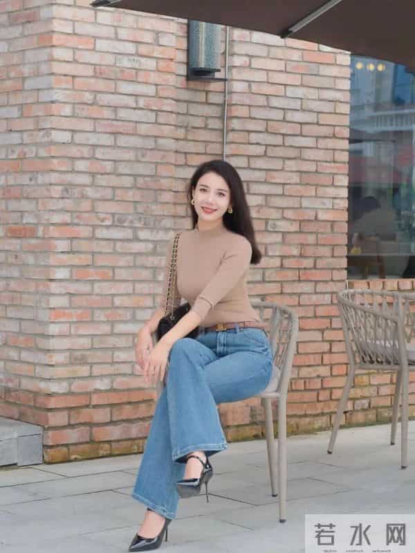 一件打底衫外穿 + 牛仔裤，竟然能好看到这种程度！