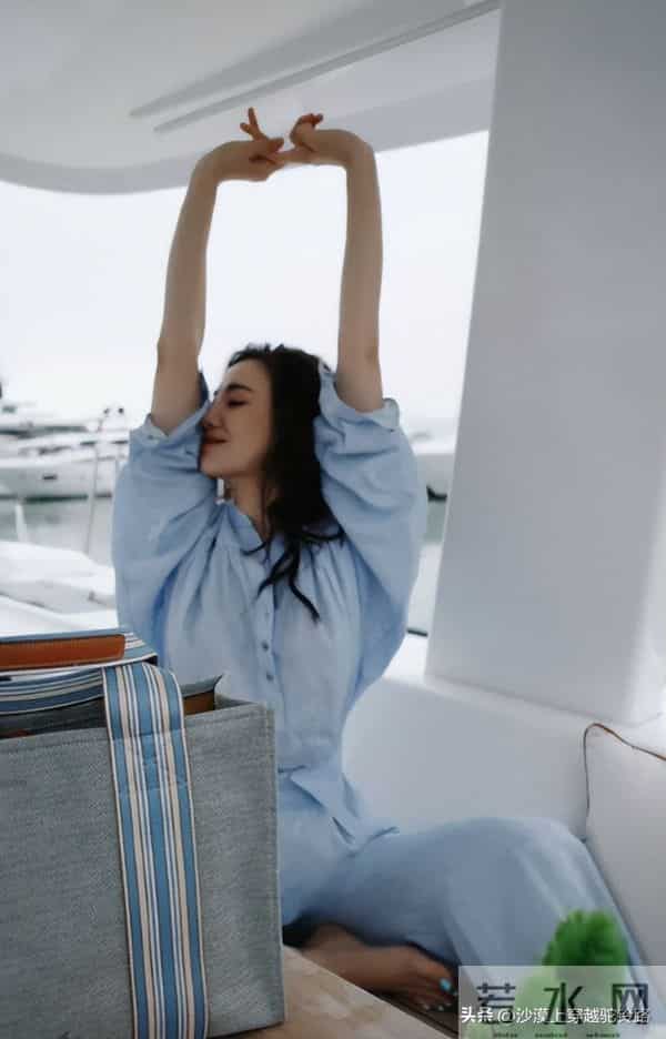 宋佳游艇光脚美甲上热搜！网友求同款：这脚指甲是吃了仙气吧