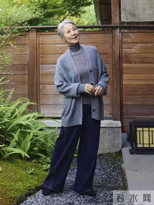 这才是60+女人的打扮，不浮夸不装嫩，以简约的装扮穿出优雅气质