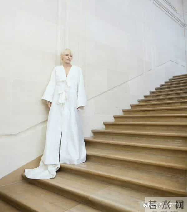 向佐风格大变，终于丢掉女装大佬的造型了！