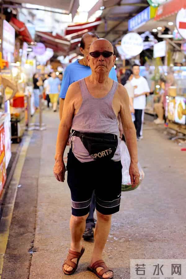 “自以为时髦，实际很油腻”的4种中国式大爷装，看看你中了吗？