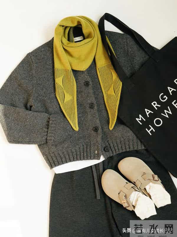 秋冬“一周通勤穿搭公式”｜灰格纹西装+深棕裤，照搬有高级感