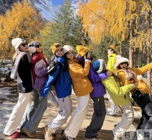 为什么现在这么多人买冲锋衣，而不是羽绒服？看了这3点你就懂了