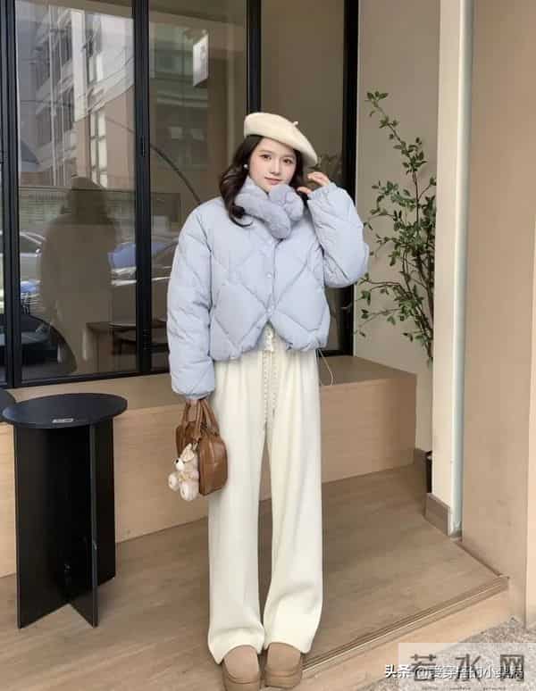 「白色阔腿裤+羽绒服」冬季最火穿搭CP，太美太时髦了！