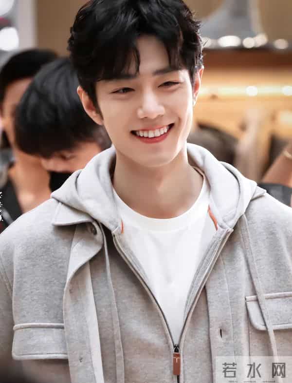 当34岁肖战与47岁王阳站在一起，我才明白什么叫顶级自律