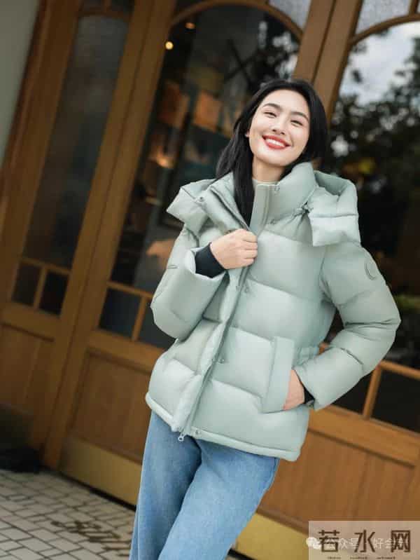最近火了一件外套，叫“面包羽绒服”，时髦不显臃肿，高级又保暖