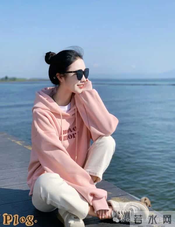 火爆的粉色卫衣终于穿上啦！甜酷松弛感直接拉满～
