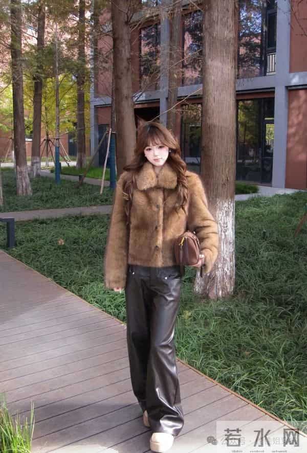 皮裤+勃肯鞋｜又拽又慵懒的混搭感绝了！