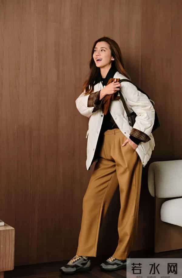 吴千语的秋冬衣橱，怕是藏着本「老钱风隐形法典」。