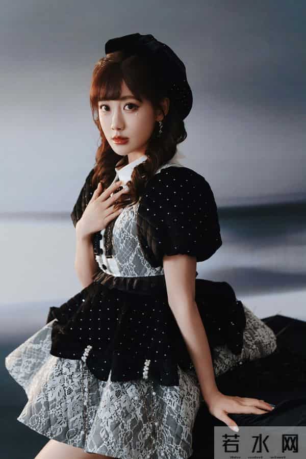 「暗黑甜系Lolita风」把洛丽塔的精致甜和暗黑元素揉得又乖又酷