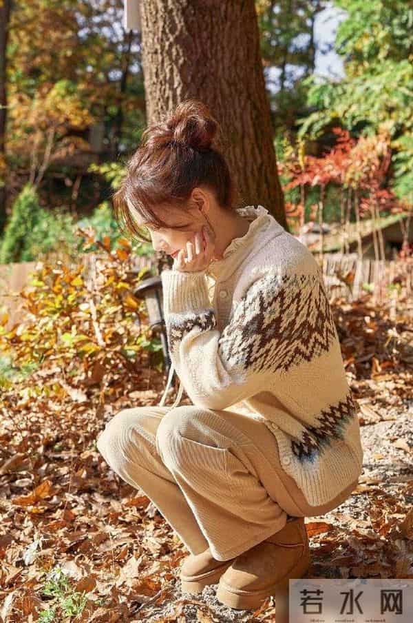 林允儿的穿搭灵感：让你在秋冬季节也能时尚满分！