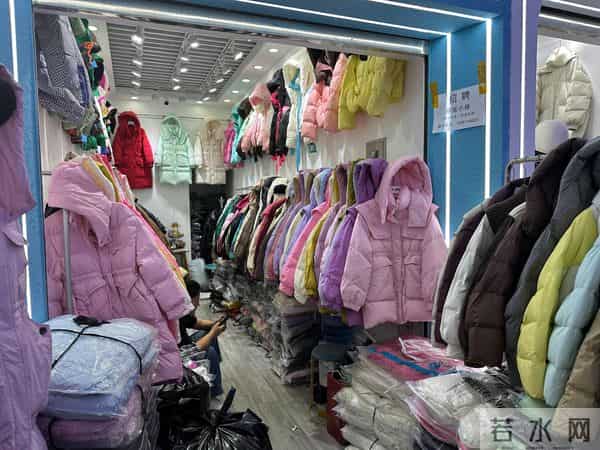 千元羽绒服成主流！从17万到58万，鸭绒涨价谁在买单？