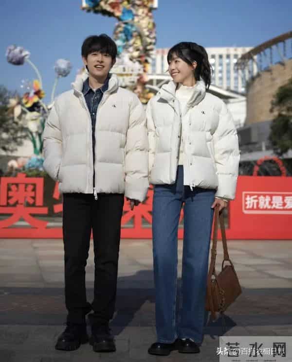 穿羽绒服，裤子该选“小脚”还是“阔腿”？看杭州、上海街拍就懂