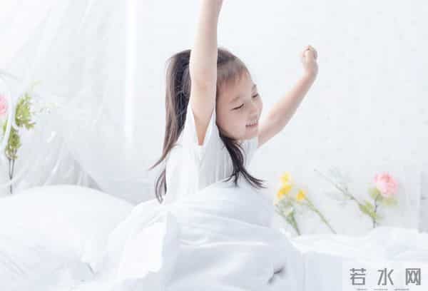 美妆品牌瞄准儿童，皮肤科专家警告-化妆品不是玩具