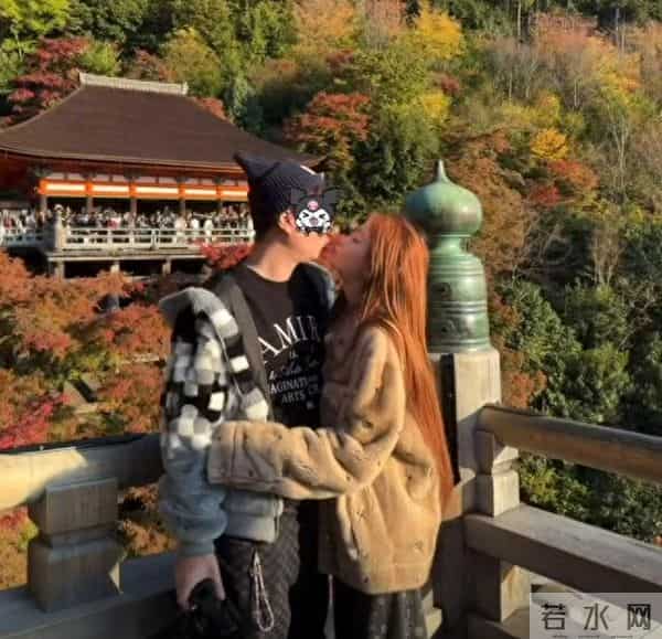 王思聪到底多宠懒懒？最新款奢侈品摆满地，1800元小番茄让她吃够