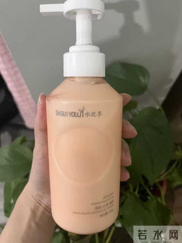 干皮终于有救了！2025医生推荐7款身体乳，保湿美白还能修护屏障