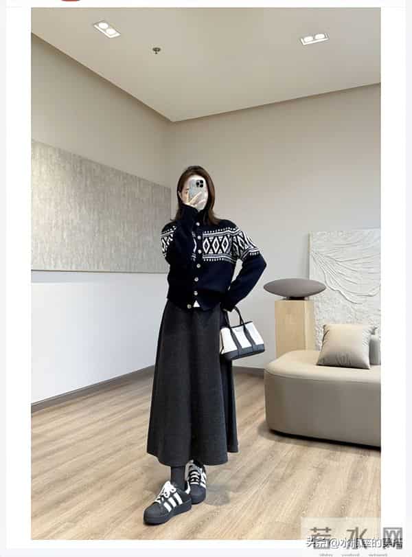 温柔到骨子里～毛呢伞裙体制内穿搭指南