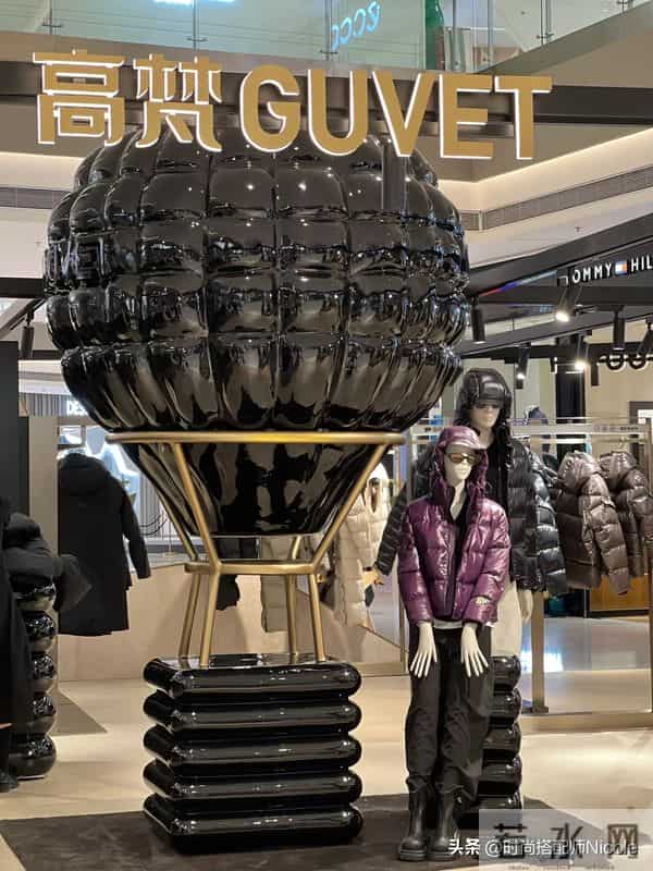 不建议买的3类网红羽绒服，卖的贵还窜风！这4个品牌内行都在买