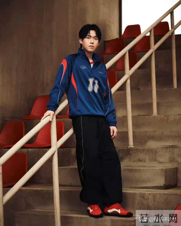 王楚钦 复古运动风炸街！率性穿搭演绎夏日潮流天花板！