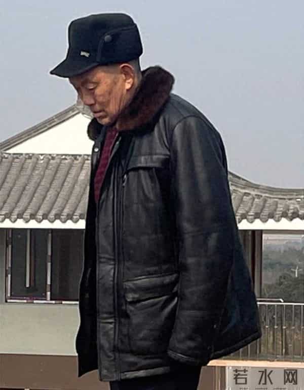 “自以为时髦，实际很油腻”的4种中国式大爷装，看看你中了吗？